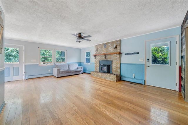 7176 Depot RD, Belspring, VA 24058