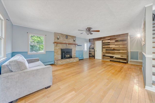 7176 Depot RD, Belspring, VA 24058