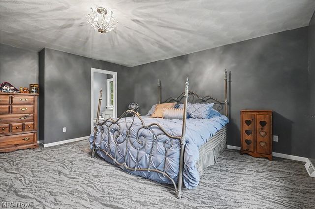 170 Oak Tree Drive, Canfield, OH 44406