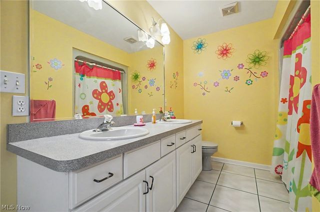 170 Oak Tree Drive, Canfield, OH 44406