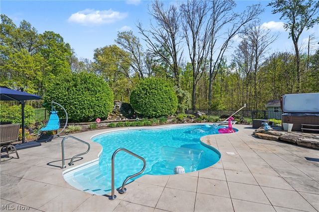 170 Oak Tree Drive, Canfield, OH 44406