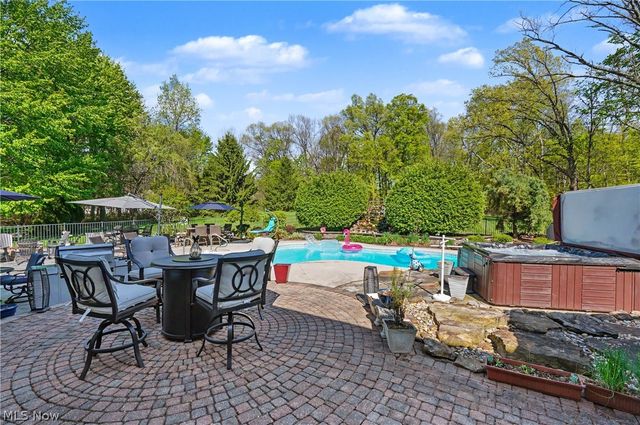 170 Oak Tree Drive, Canfield, OH 44406