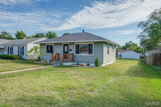 545 S 7th Street, Wood River, IL 62095