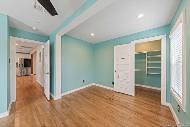 1103 N Olive, San Antonio, TX 78202