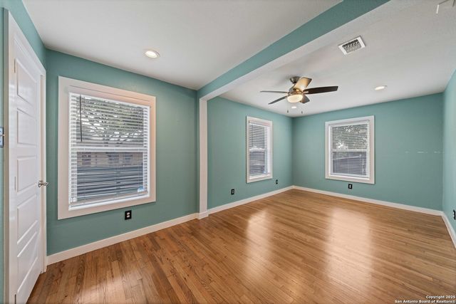 1103 N Olive, San Antonio, TX 78202