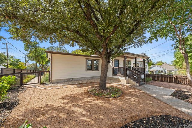 1103 N Olive, San Antonio, TX 78202