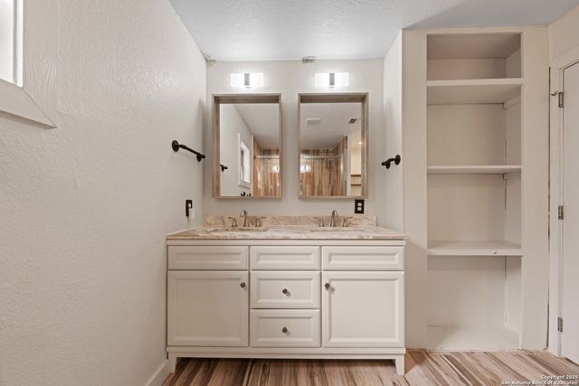 1103 N Olive, San Antonio, TX 78202