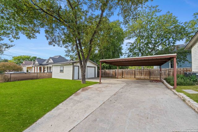 1103 N Olive, San Antonio, TX 78202