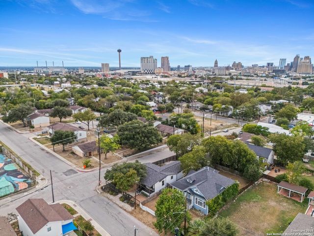 1103 N Olive, San Antonio, TX 78202