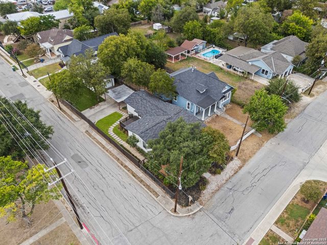 1103 N Olive, San Antonio, TX 78202
