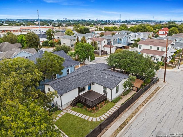 1103 N Olive, San Antonio, TX 78202