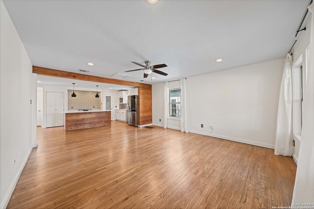 1103 N Olive, San Antonio, TX 78202