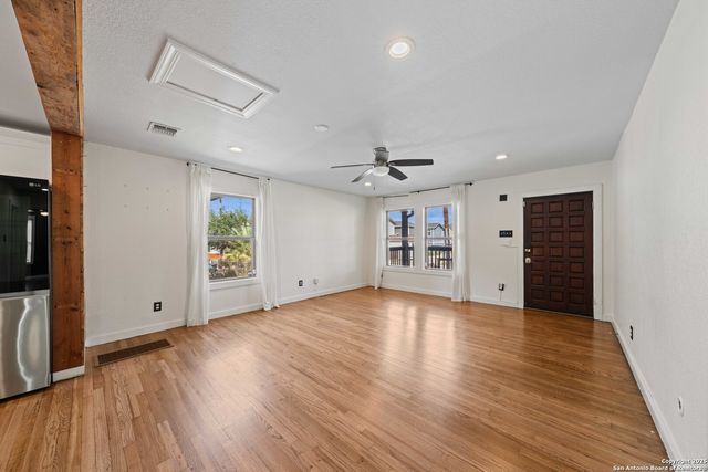 1103 N Olive, San Antonio, TX 78202