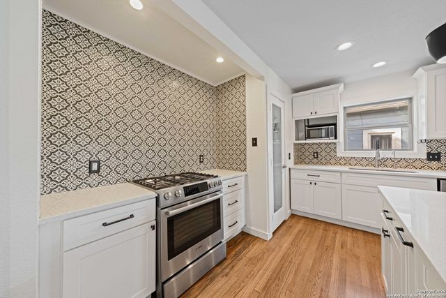 1103 N Olive, San Antonio, TX 78202