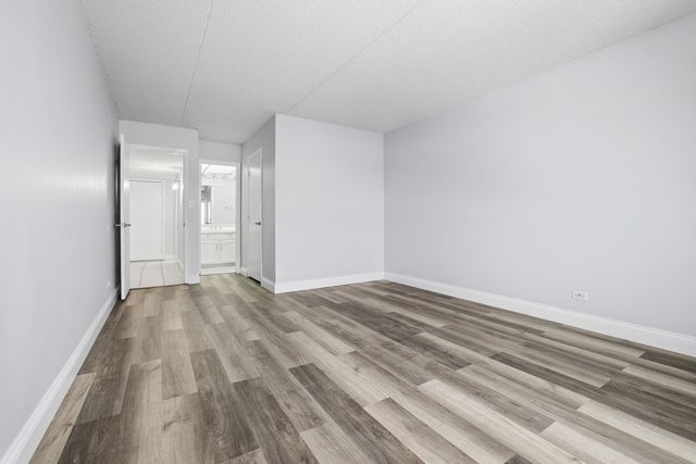 375 Plum Creek Drive 501, Wheeling, IL 60090