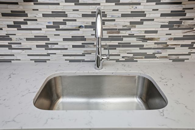 375 Plum Creek Drive 501, Wheeling, IL 60090