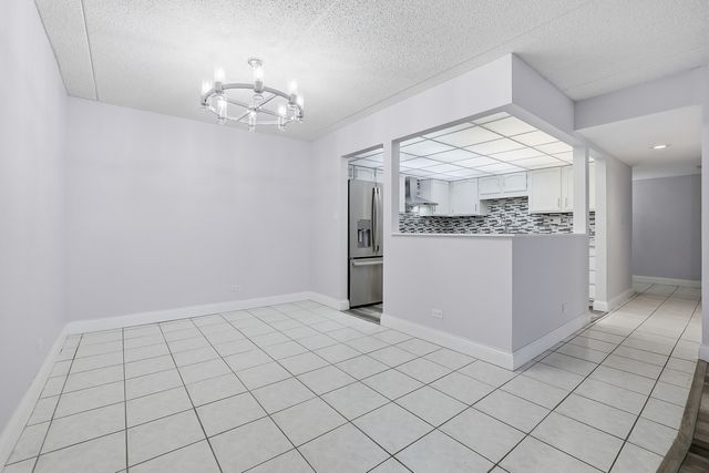 375 Plum Creek Drive 501, Wheeling, IL 60090