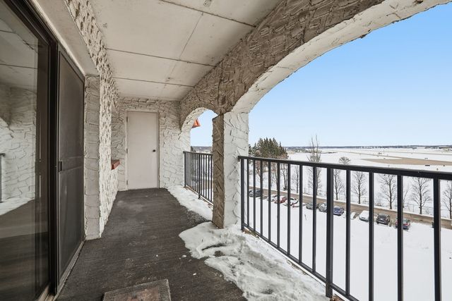 375 Plum Creek Drive 501, Wheeling, IL 60090