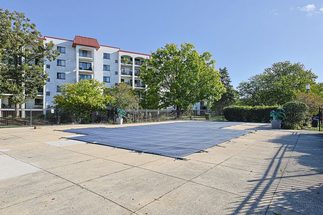 375 Plum Creek Drive 501, Wheeling, IL 60090