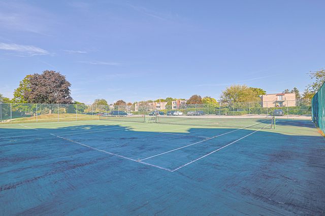 375 Plum Creek Drive 501, Wheeling, IL 60090