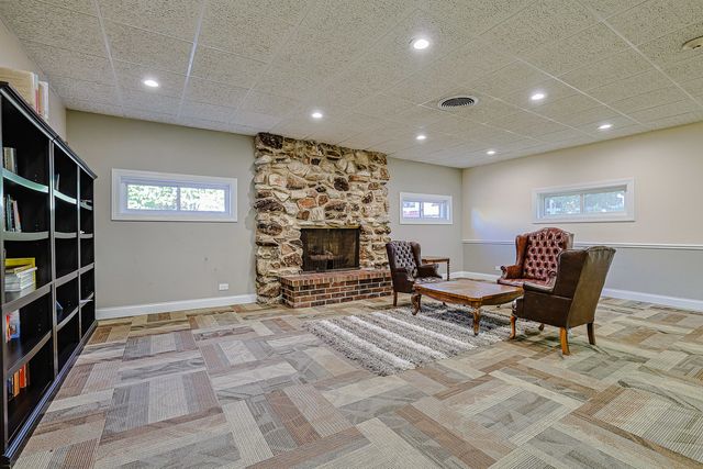 375 Plum Creek Drive 501, Wheeling, IL 60090