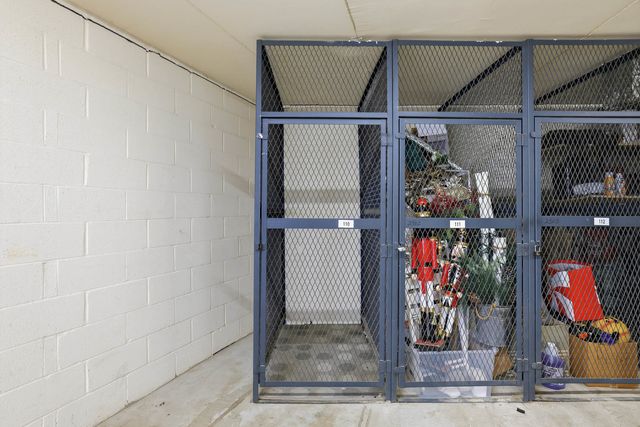 375 Plum Creek Drive 501, Wheeling, IL 60090