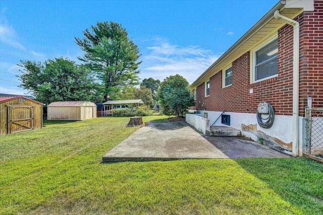 1423 Haydon ST, Salem, VA 24153