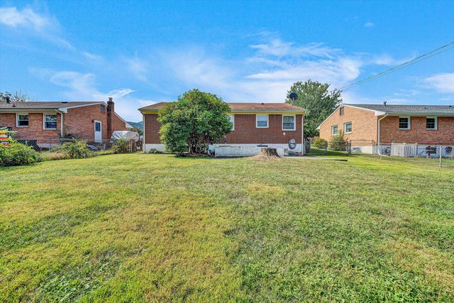 1423 Haydon ST, Salem, VA 24153