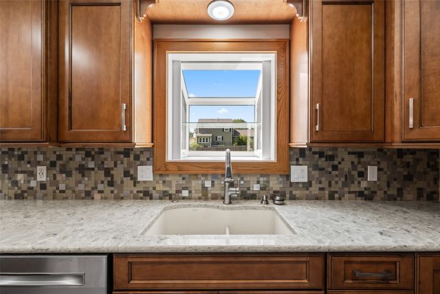 4124 SE 23RD Street, Des Moines, IA 50320