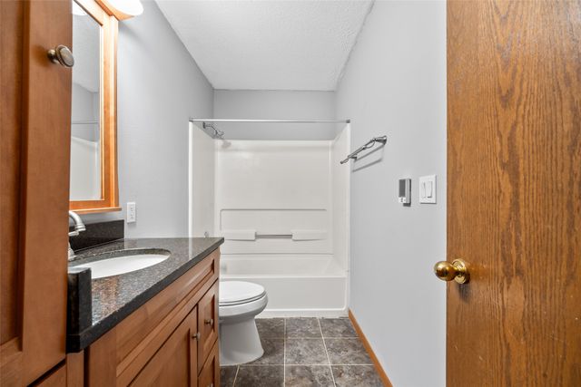 4124 SE 23RD Street, Des Moines, IA 50320