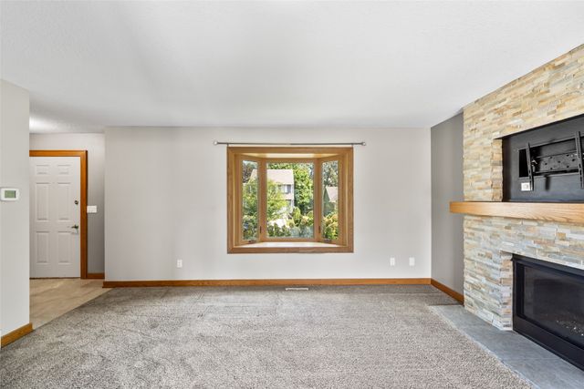4124 SE 23RD Street, Des Moines, IA 50320