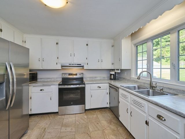 544 High Street, Westwood, MA 02090