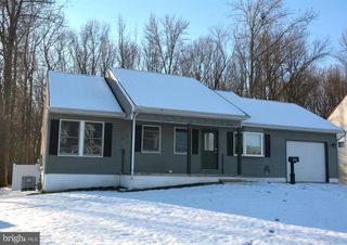 268 MEMORIAL AVE, Gibbstown, NJ 08027