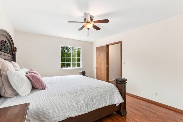 6411 Parksleg Court, Lisle, IL 60532