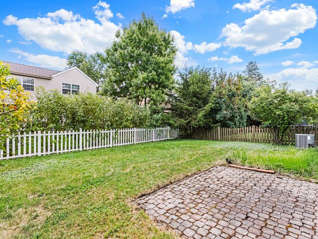 6411 Parksleg Court, Lisle, IL 60532