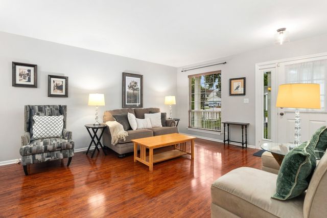 6411 Parksleg Court, Lisle, IL 60532