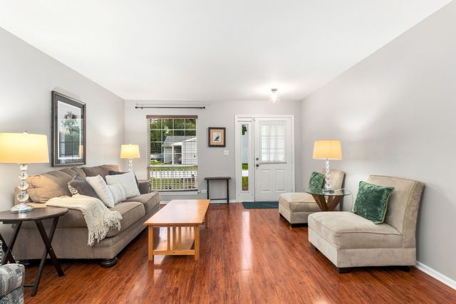 6411 Parksleg Court, Lisle, IL 60532