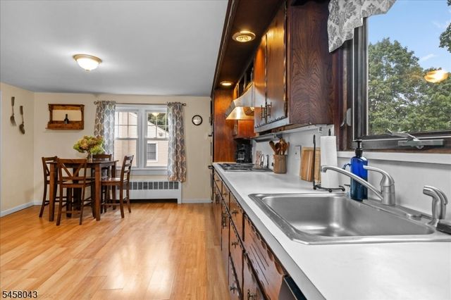 7 Ridgewood Rd, Franklin Boro, NJ 07416