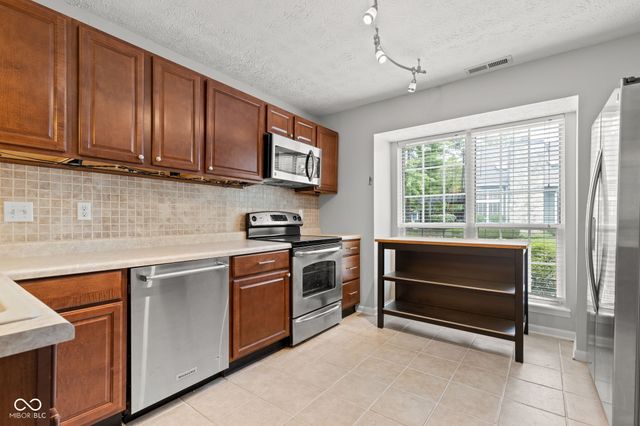 6407 Bayside South Drive, Indianapolis, IN 46250
