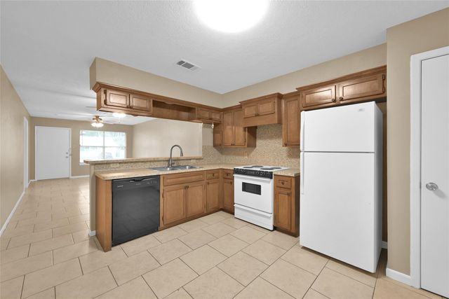 1605 Hazelwood Street A, Conroe, TX 77301