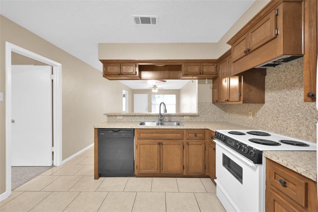 1605 Hazelwood Street A, Conroe, TX 77301