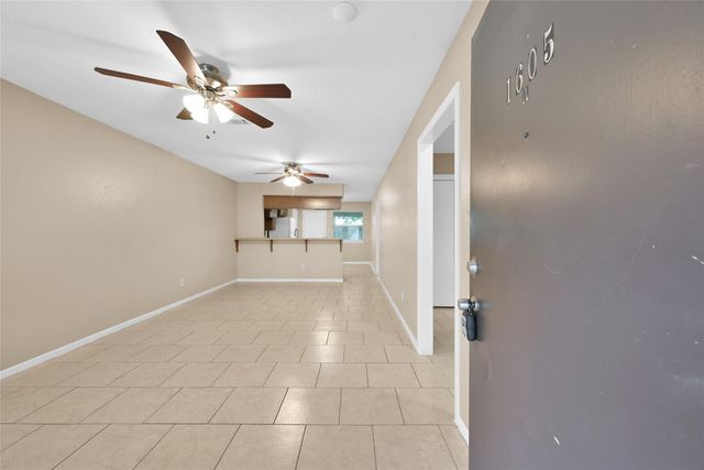 1605 Hazelwood Street A, Conroe, TX 77301