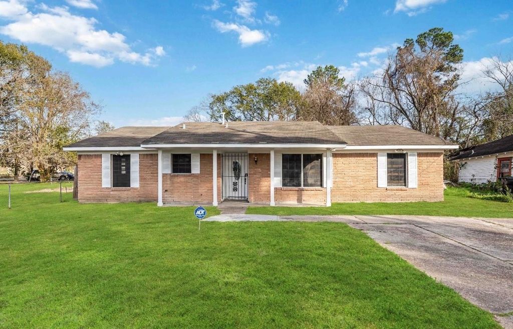 6134 Balbo Street, Houston, TX 77091