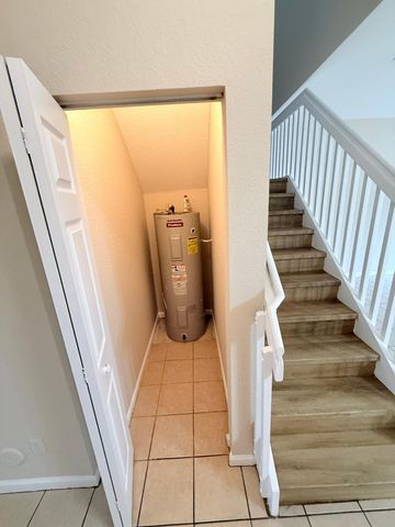 905 N SANTA CATALINA Circle 905, North Lauderdale, FL 33068