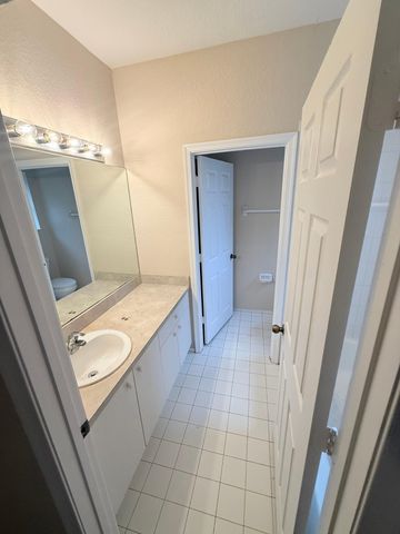 905 N SANTA CATALINA Circle 905, North Lauderdale, FL 33068
