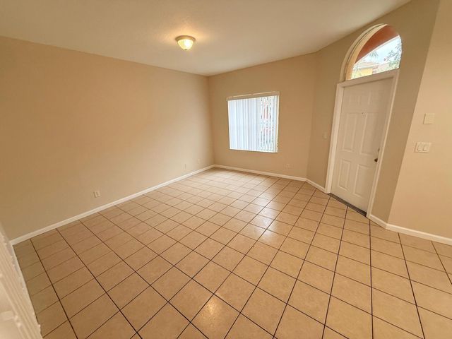 905 N SANTA CATALINA Circle 905, North Lauderdale, FL 33068