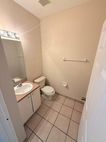 905 N SANTA CATALINA Circle 905, North Lauderdale, FL 33068