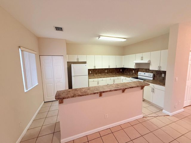 905 N SANTA CATALINA Circle 905, North Lauderdale, FL 33068