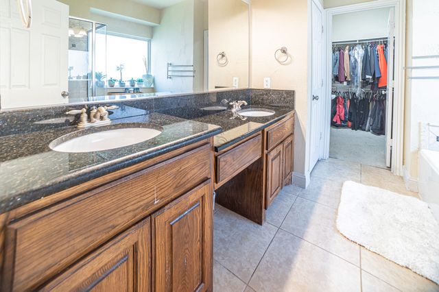 3039 Rosina, Grand Prairie, TX 75054