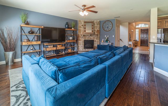 3039 Rosina, Grand Prairie, TX 75054